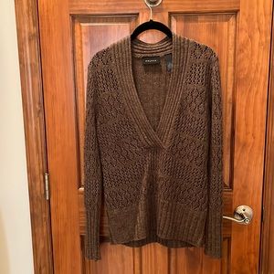 Axcess sweater size medium